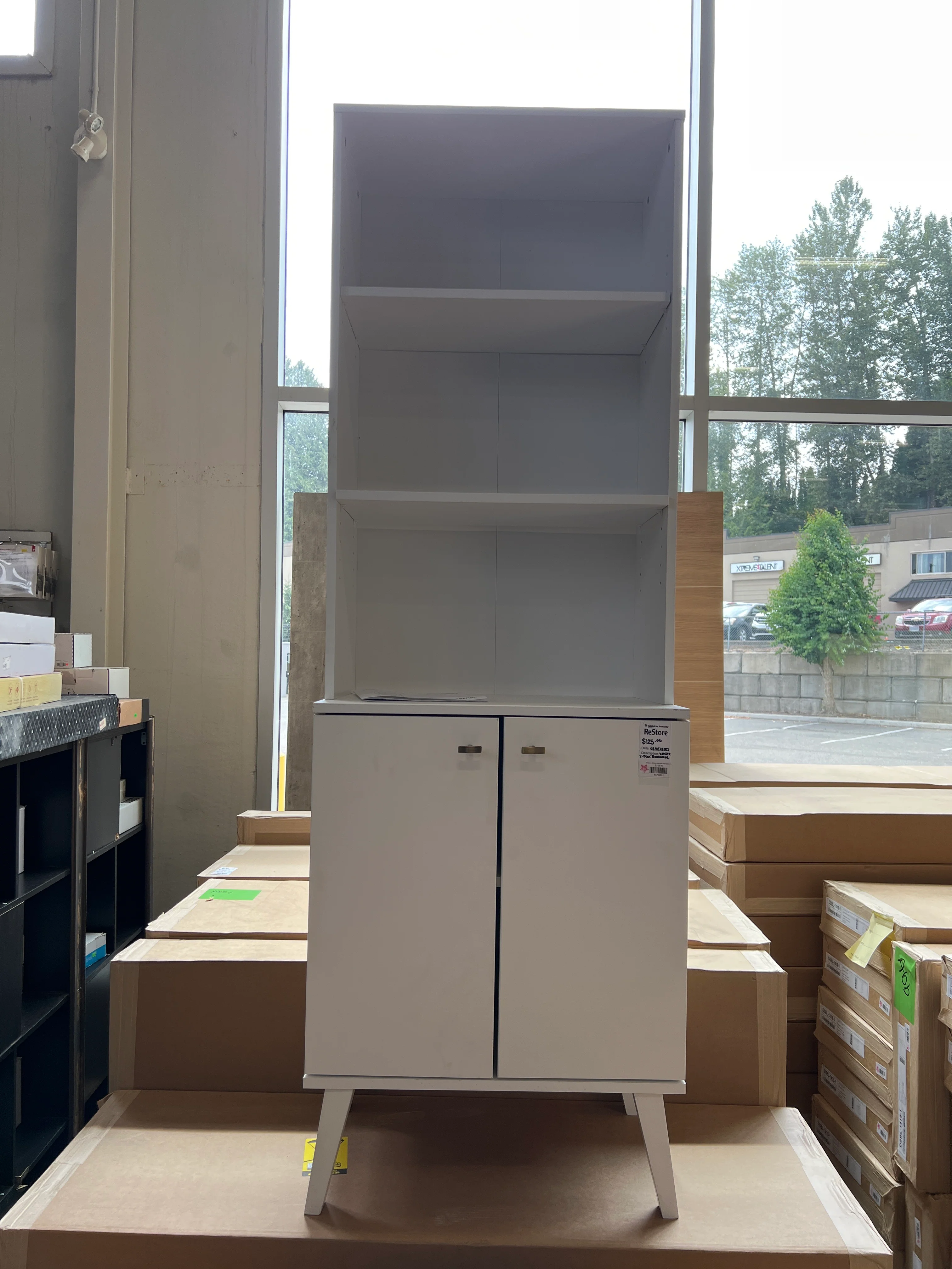 Prepack- 2-Door Bookcase with Adjustable Shelves, White (new) - Image 4