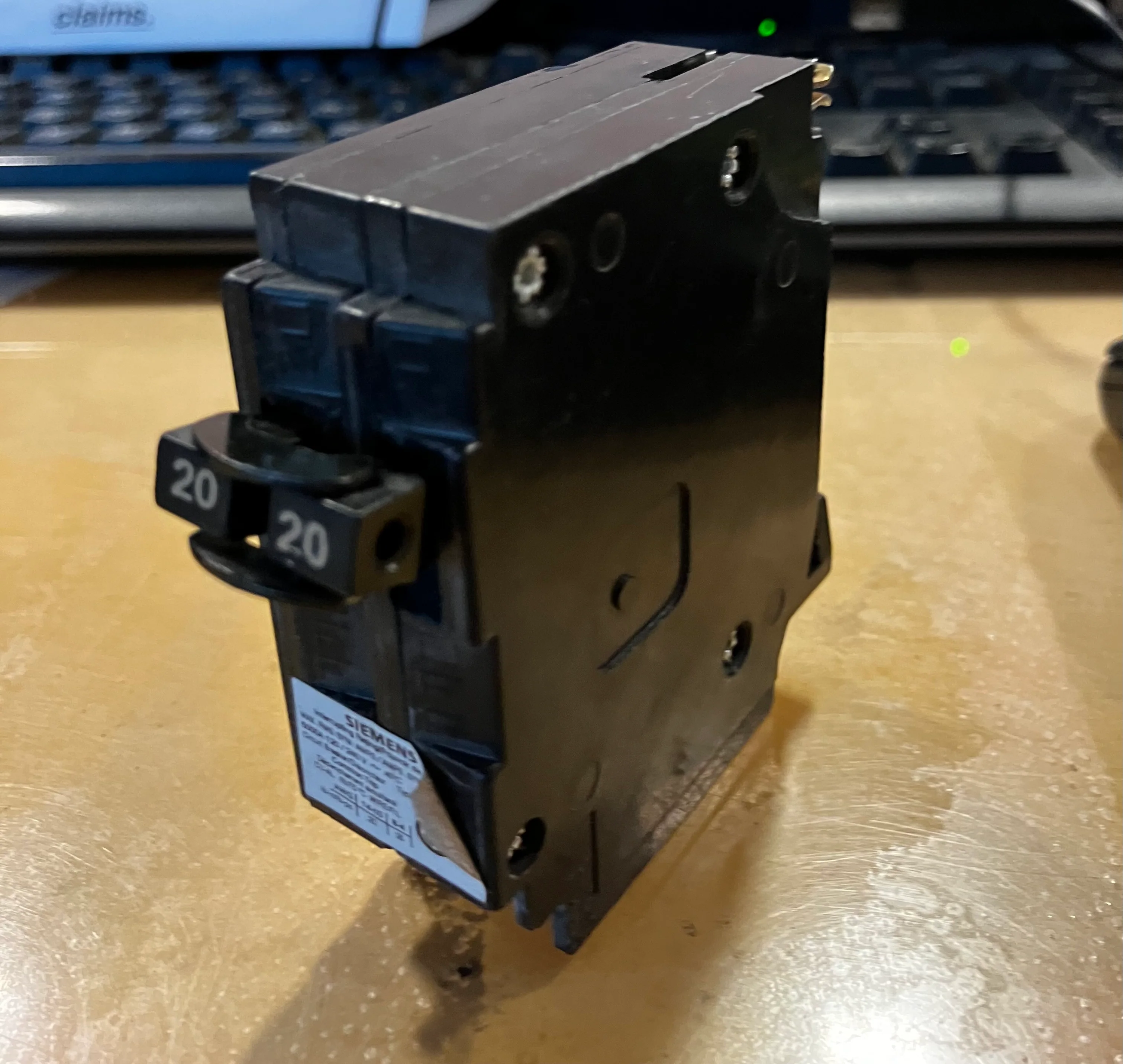 Siemens 20A 2 Pole 120/240V Blue-Line Breaker (Used) - Image 4